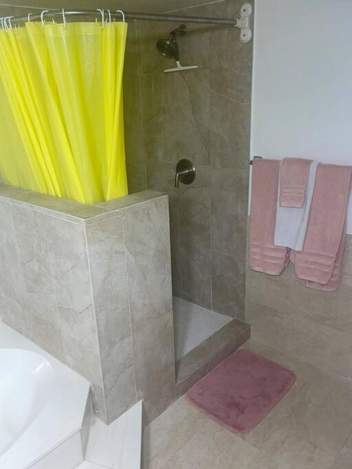 4 Bedroom Home-Casino-State Farm Stadium Only 2 Miles Γκλέντεϊλ Εξωτερικό φωτογραφία